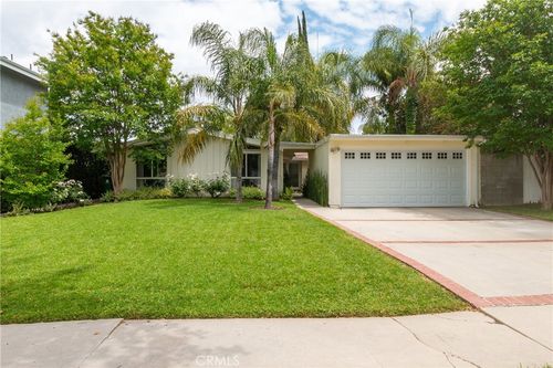 6540 Gazette Ave, Winnetka, CA, 91306-4047 | Card Image