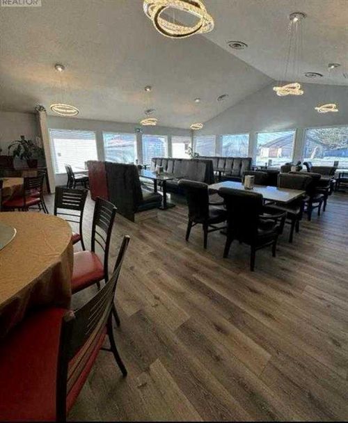 121 2 Street W, Cremona, AB, T0M0R0 | Card Image