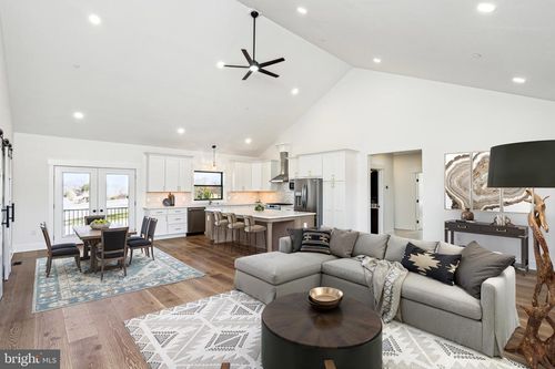 3651 Hanover Pike, MANCHESTER, MD, 21102-1713 | Card Image