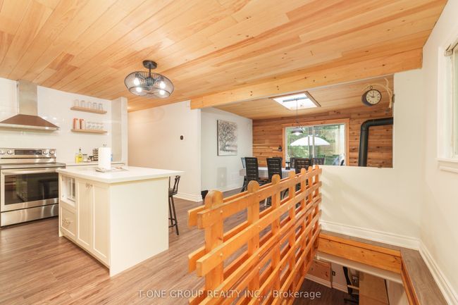 10 Riverside Crt, House other with 3 bedrooms, 2 bathrooms and 5 parking in Bancroft ON | Image 7