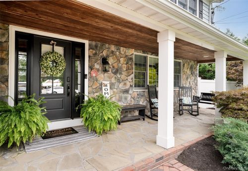 8 Miller Ave, Shoreham, NY, 11786-1833 | Card Image
