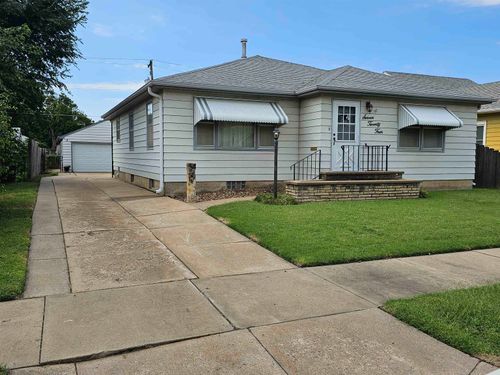 724 Sheridan St, Salina, KS, 67401-4725 | Card Image