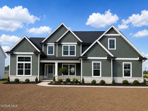11 Hawthorne Xing, Perrysburg, OH, 43551-6808 | Card Image