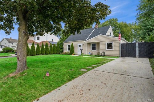 59 Cotton Ln, Levittown, NY, 11756-4939 | Card Image