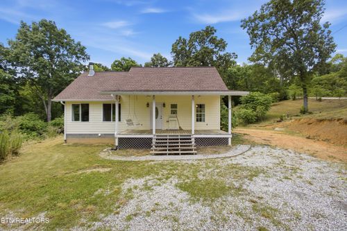 230 Windcrest Ln, Harriman, TN, 37748-3445 | Card Image