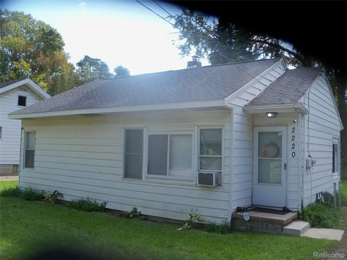 2220 Bristol Rd, Burton, MI, 48529-1323 | Card Image
