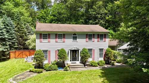 9 Secor Ct, Pomona, NY, 10970-2841 | Card Image
