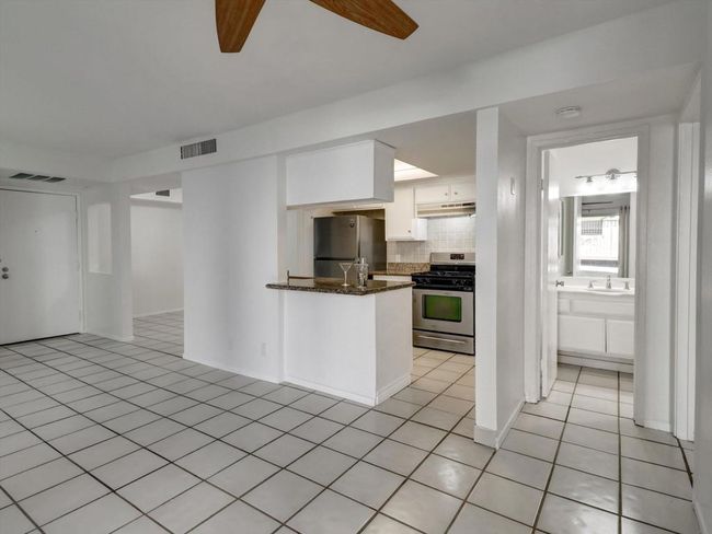 Galley Kitchen | Image 18