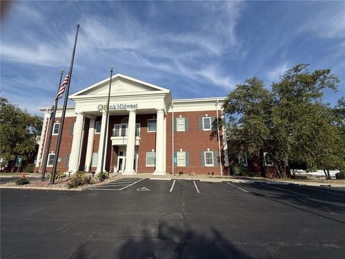 1304 N Walnut St, Cameron, MO, 64429-1327 | Card Image