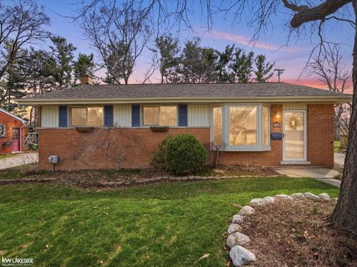 516 Miller Ave, Rochester, MI, 48307-2225 | Card Image