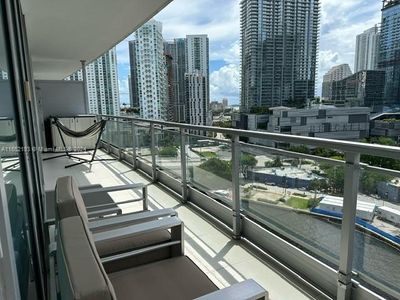 1603 - 92 Sw 3rd St, Condo with 3 bedrooms, 2 bathrooms and null parking in Miami FL | Image 1