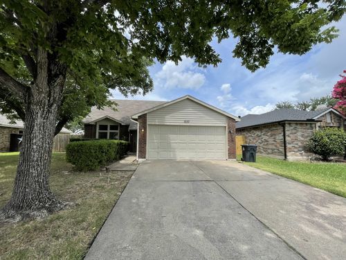 5110 Redwater Dr, Arlington, TX, 76018-2016 | Card Image