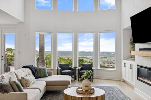 6220 Sontag Dr, Austin, TX, 78738-5070 | Card Image