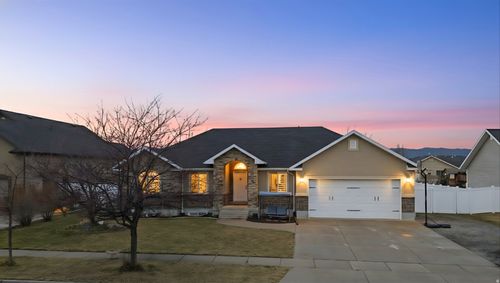 575 N 850 E, Wellsville, UT, 84339-6715 | Card Image