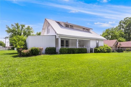 419 E Cleveland St, Prairie Grove, AR, 72753-3213 | Card Image