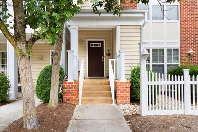 202 - 7231 Newport Avenue, Home with 3 bedrooms, 2 bathrooms and null parking in Norfolk VA | Image 3