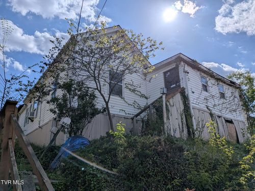 944 Hill St, Bristol, TN, 37620-2142 | Card Image