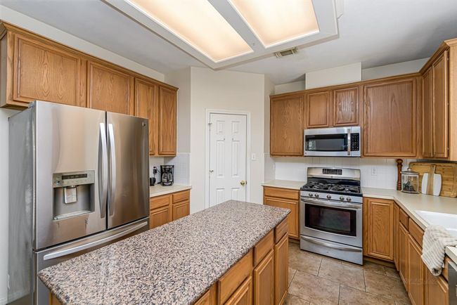 Lots of counter tops | Image 31