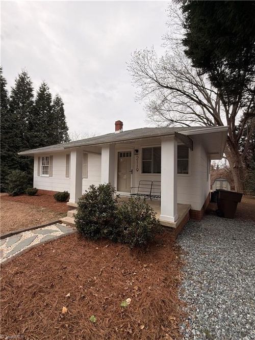 2119 Hubbard St, Greensboro, NC, 27405-5609 | Card Image