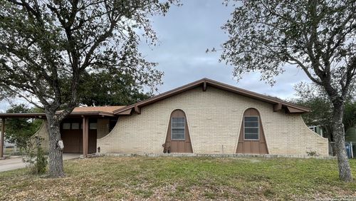 803 Avenue H, Sinton, TX, 78387-3641 | Card Image