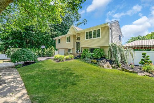 12 Alice Ln, Commack, NY, 11725-3103 | Card Image