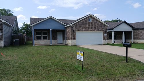 1706 E 10th Ave, Corsicana, TX, 75110-6900 | Card Image