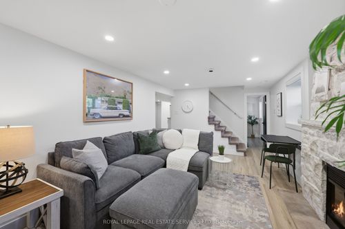 8 Briscoe St W, London, ON, N6J1L8 | Card Image