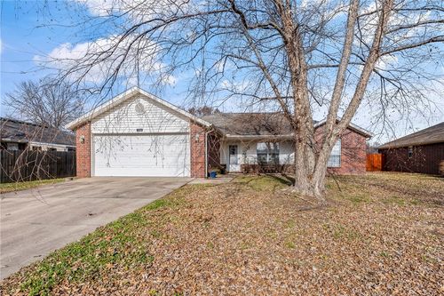 720 Cass Rd, Centerton, AR, 72719-9694 | Card Image