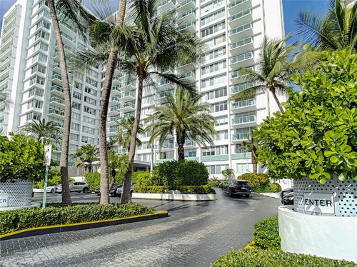 205-1000 West Ave, Miami Beach, FL, 33139-4701 | Card Image
