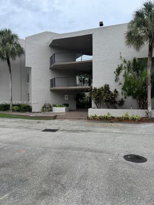apt-305-3100 Riverside Dr, Coral Springs, FL, 33065-5512 | Card Image