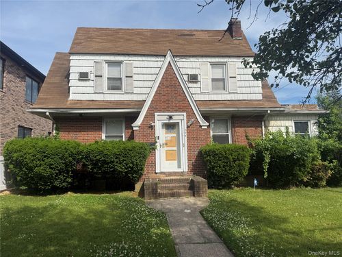 2nd-fl-203 Rockaway Pkwy, Valley Stream, NY, 11580-4131 | Card Image