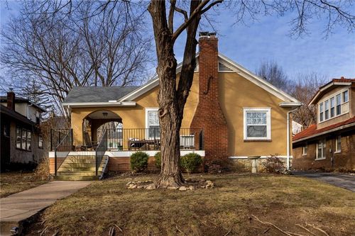 6404 Mcgee St, Kansas City, MO, 64113-2334 | Card Image