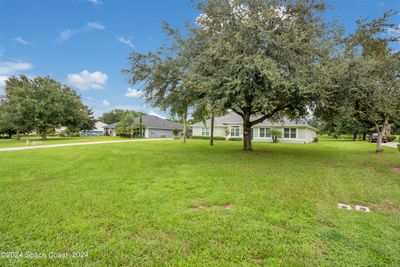 36526 Barrington Drive, House other with 4 bedrooms, 3 bathrooms and null parking in Eustis FL | Image 3