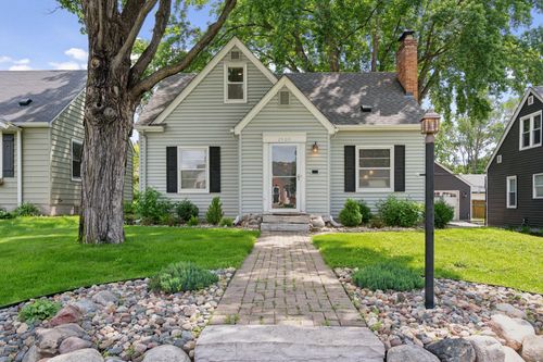 2909 Colorado Ave S, Saint Louis Park, MN, 55416-1828 | Card Image