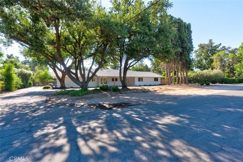1335 S Waverly Ln, Fresno, CA, 93727-5442 | Card Image