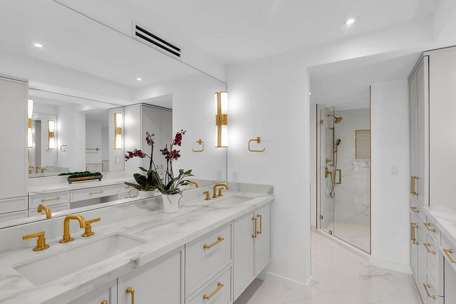 Master Bath | Image 26