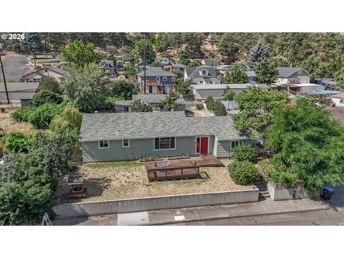 214 E 13th St, The Dalles, OR, 97058-3402 | Card Image