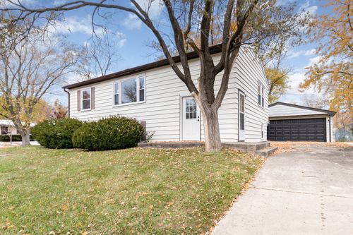 9116 Fairway Dr, Orland Park, IL, 60462-2720 | Card Image