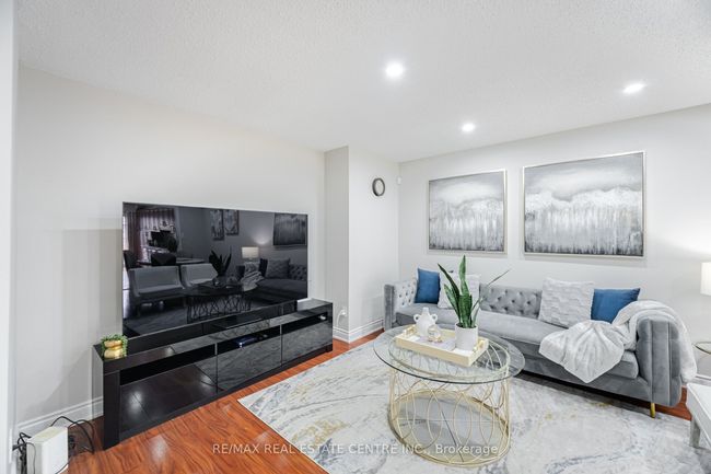 27 Woodsend Run, House attached with 3 bedrooms, 3 bathrooms and 2 parking in Brampton ON | Image 6