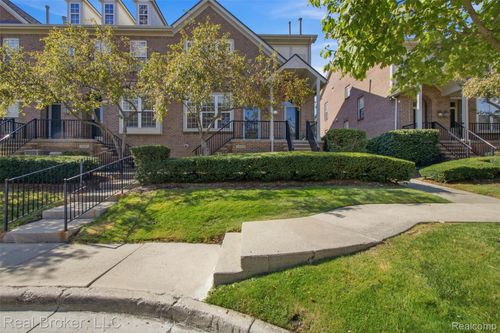 20189 Rodeo Ct, Southfield, MI, 48075-1281 | Card Image