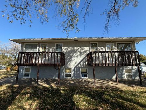 3904 42 Street, Ponoka, AB, T4J1B1 | Card Image