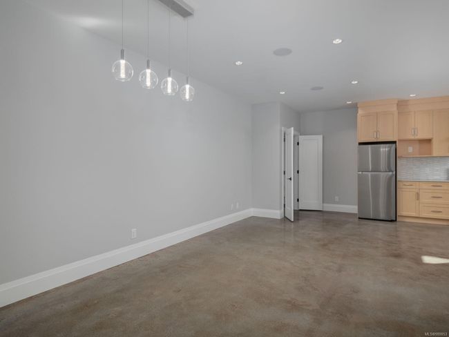 Suite Living/Dining Room | Image 54
