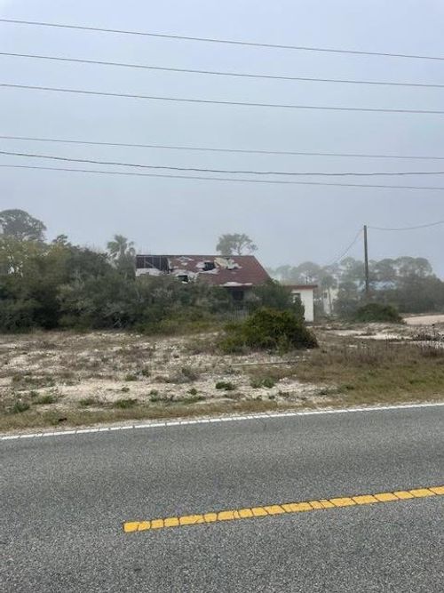 981 W Gulf Beach Dr, Saint George Island, FL, 32328-2401 | Card Image