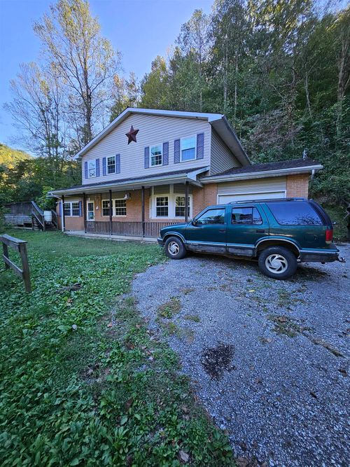 71 Slatelick Branch Rd, Louisa, KY, 41230-8211 | Card Image