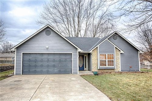 1180 S Bury Street, Tonganoxie, KS, 66086 | Card Image