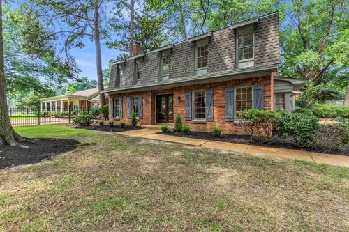 137 Perkins Ext, Memphis, TN, 38117-3126 | Card Image