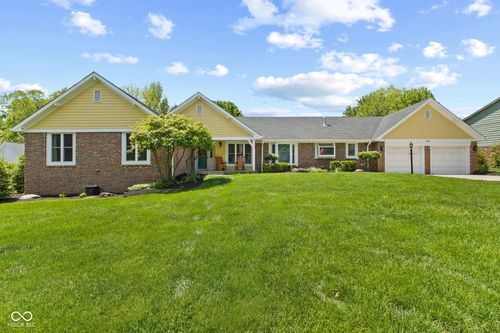 220 Governors Ln, Zionsville, IN, 46077-1011 | Card Image