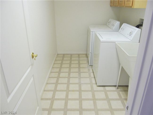 9795 La Cienega St, House other with 5 bedrooms, 3 bathrooms and null parking in Las Vegas NV | Image 18