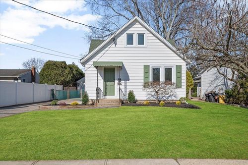 70 Evergreen Ave, Bethpage, NY, 11714-1529 | Card Image