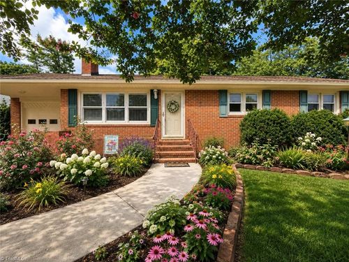 118 Avondale Dr, Lexington, NC, 27295-2102 | Card Image